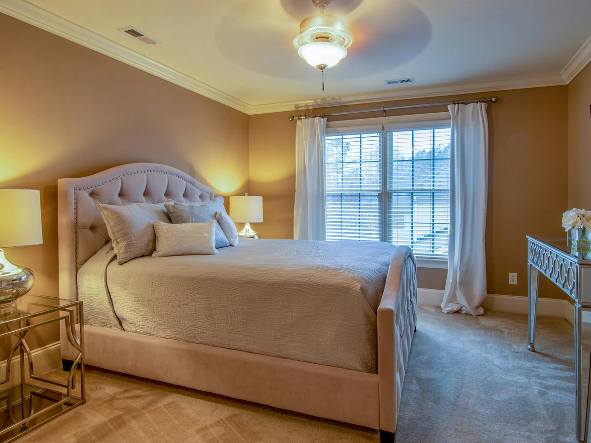 bedroom-painting-warm-bedroom-ornate-godiva-decorators Warm ornate bedroom with professional decorating