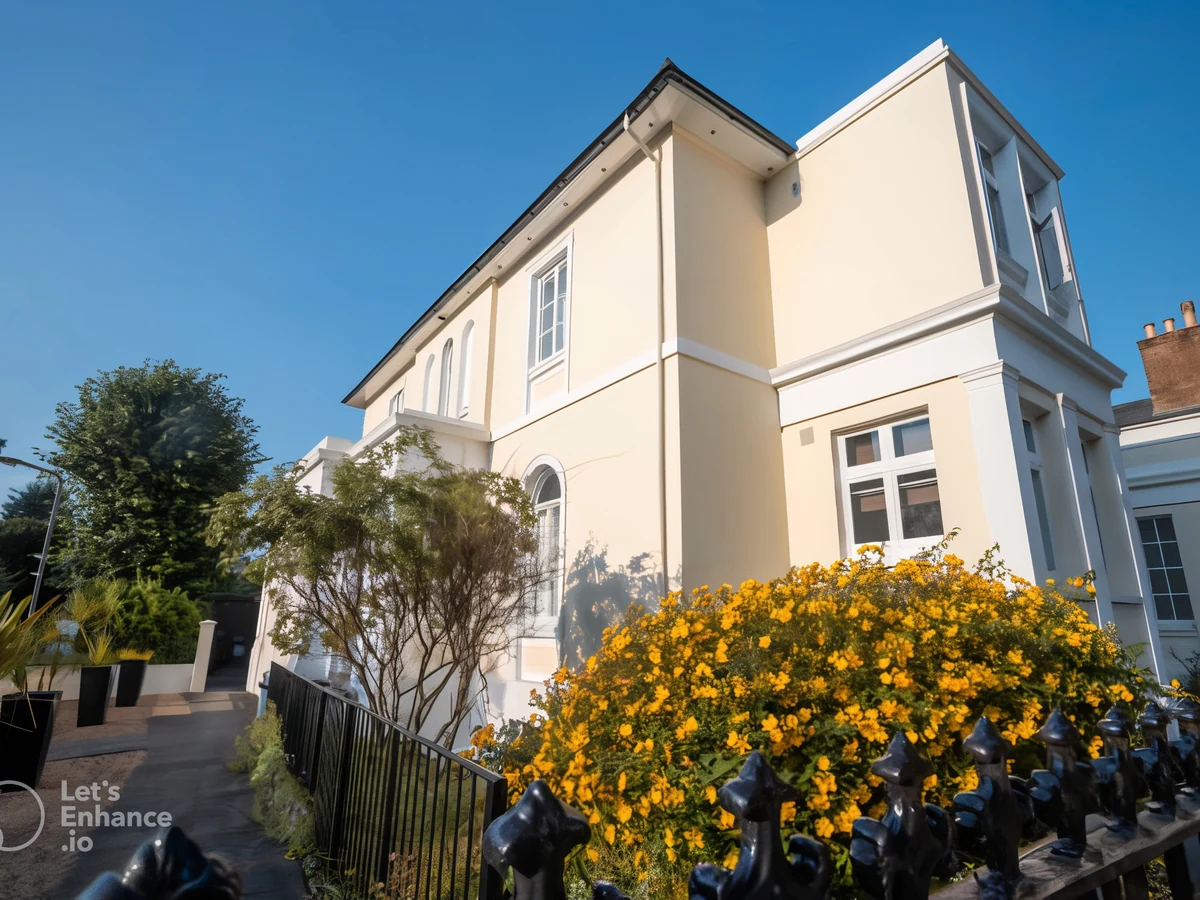 exterior-painting-cream-victorian-detached-godiva-decorators Cream Victorian detached home exterior painting Ryton-on-Dunsmore Godiva Decorators