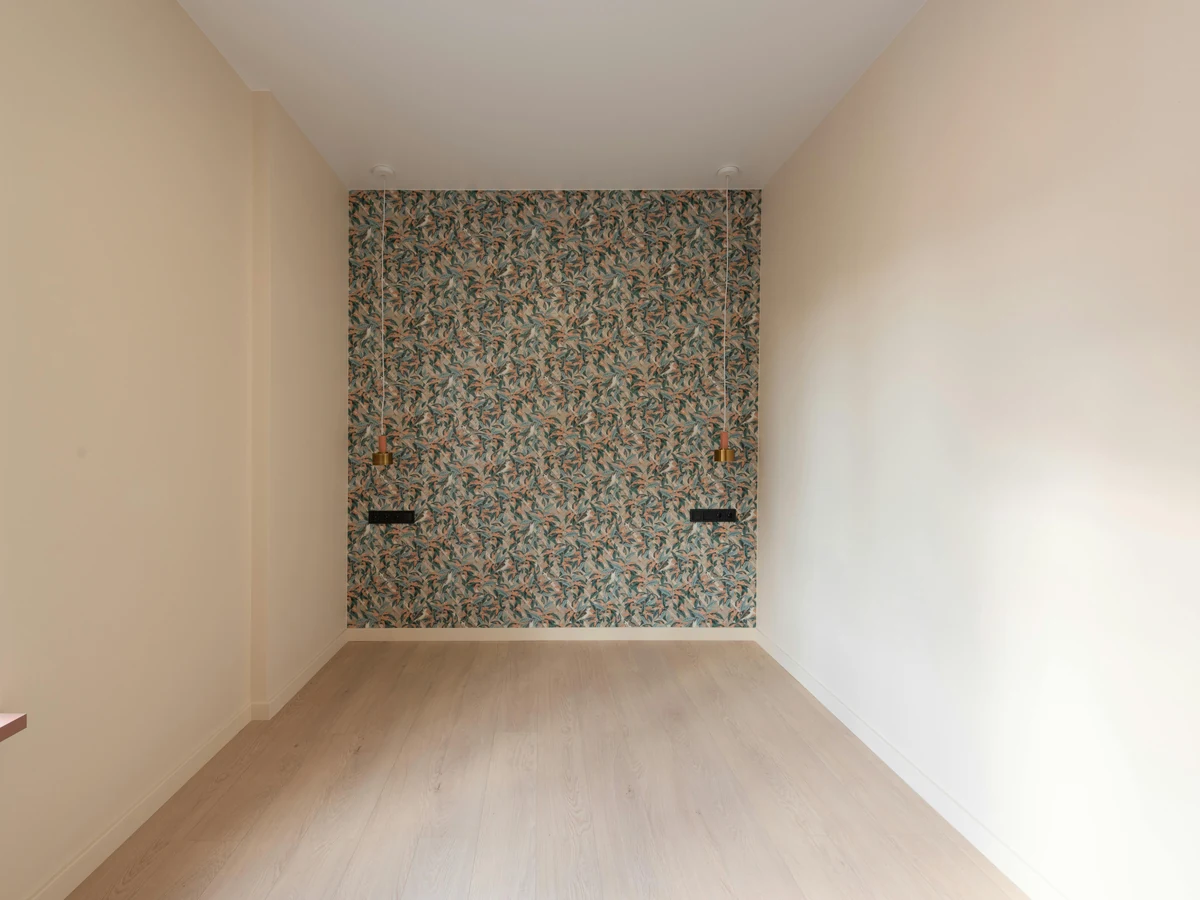 Empty interior room freshly painted in Coventry by Godiva Decorators